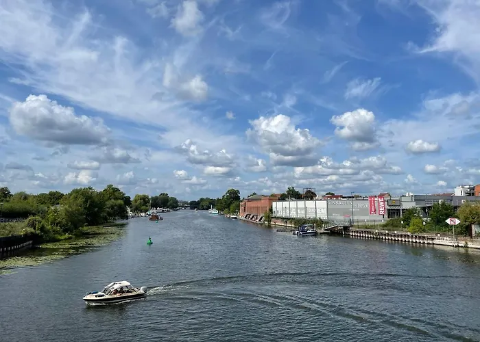 Wohnen In Loriots Wasserstadt Mit Kamin Und Magentatv Daire